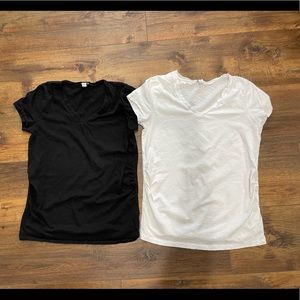 J. Crew Factory v-neck maternity tee (2); size Medium